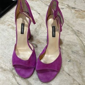 Nine West fuchsia faux suede block heel 4 inch!  Worn once!